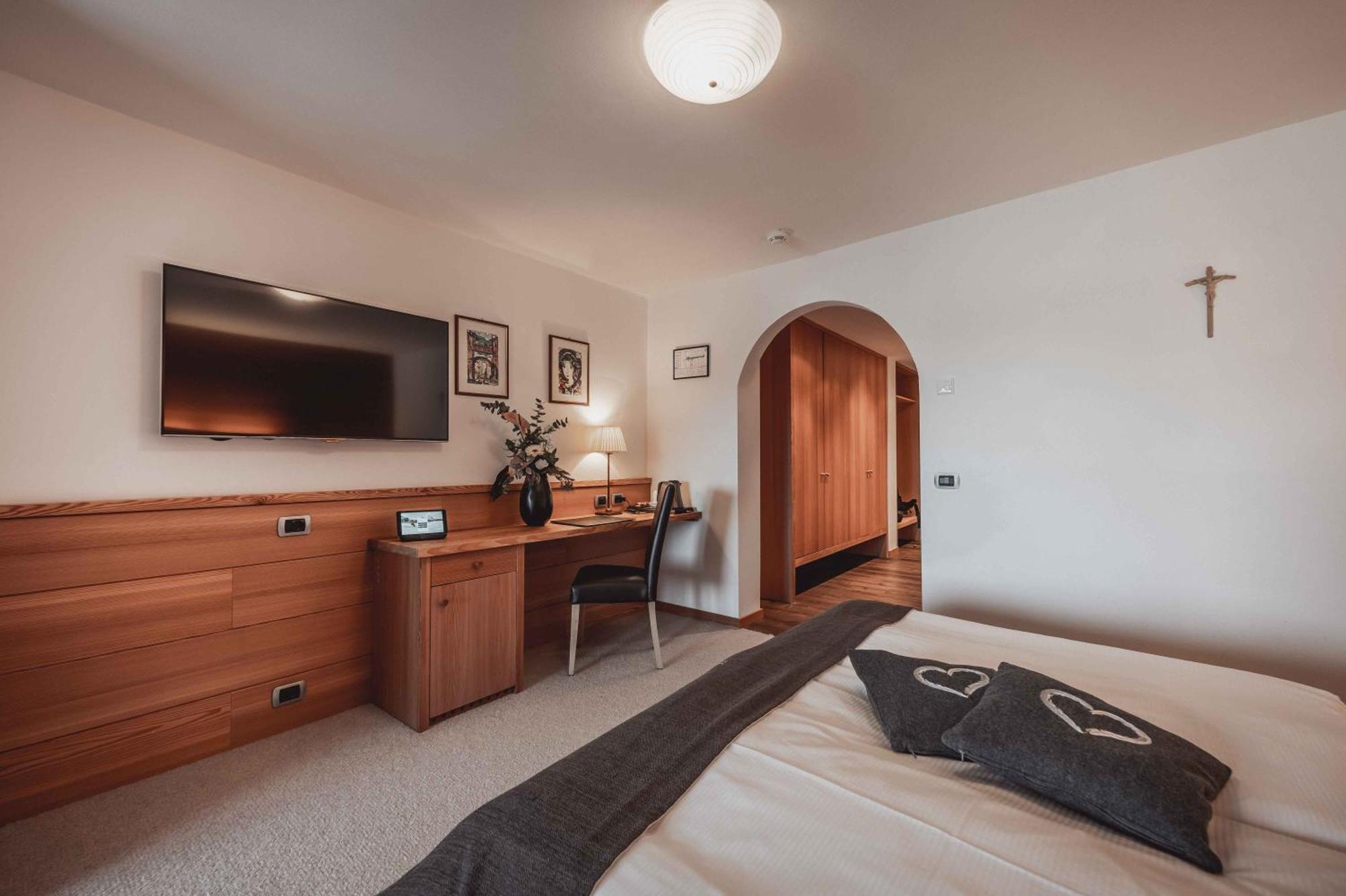 סלבה די ואל גרדנה Hotel Continental Dolomites מראה חיצוני תמונה