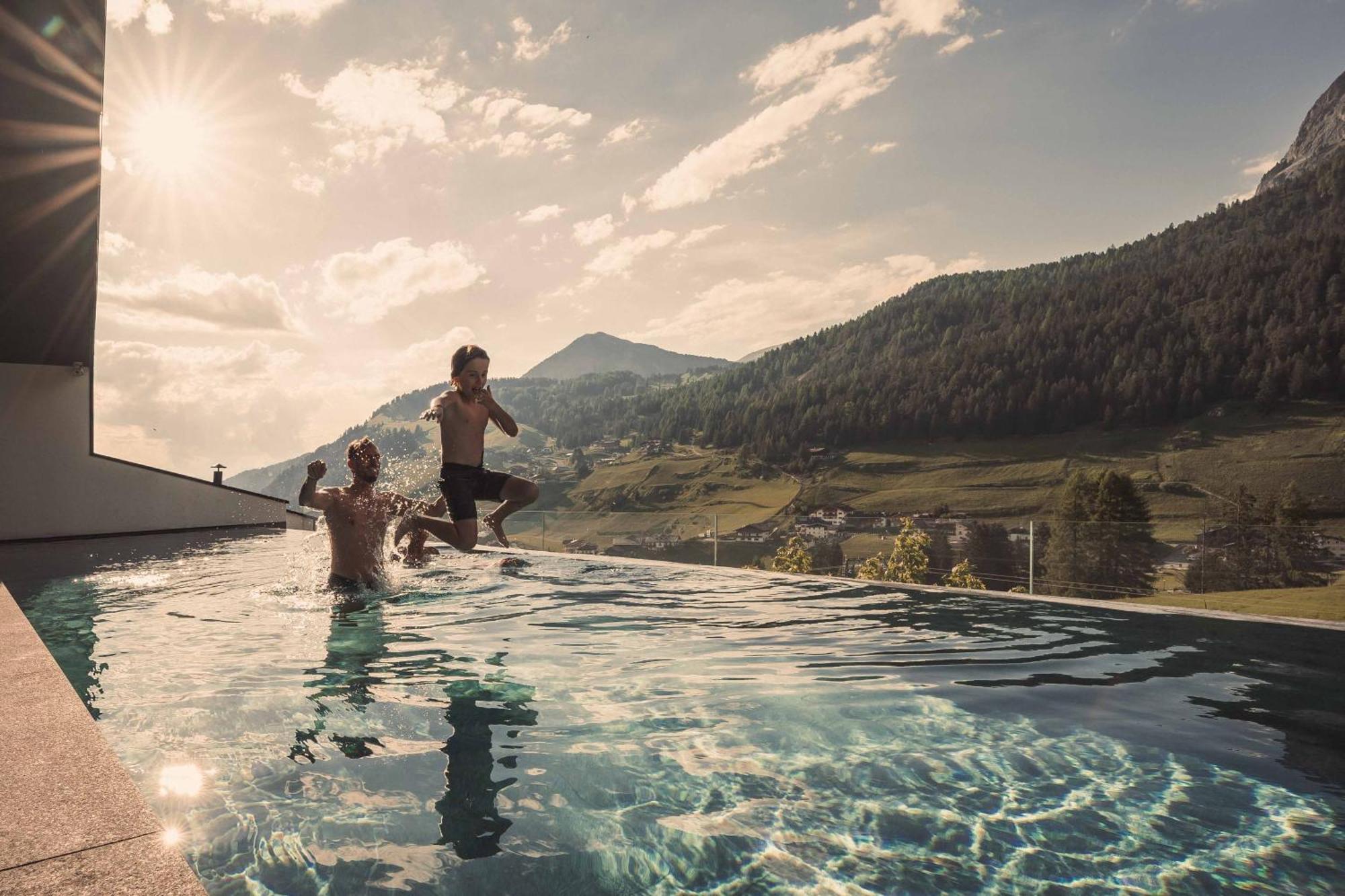 סלבה די ואל גרדנה Hotel Continental Dolomites מראה חיצוני תמונה